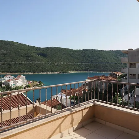 Njavro * Neum